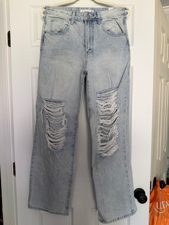 Shoe Dazzle Denim - Shoe Dazzle Light Blue Distressed Straight Leg Jeans